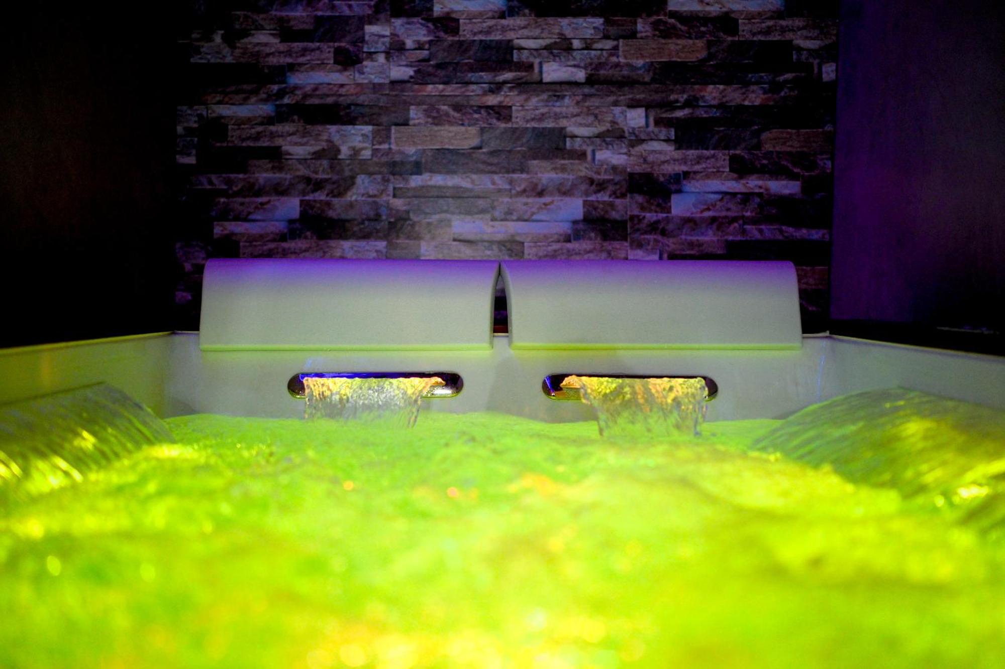 La Grotta, Luxury Suite & Spa Ното Екстериор снимка