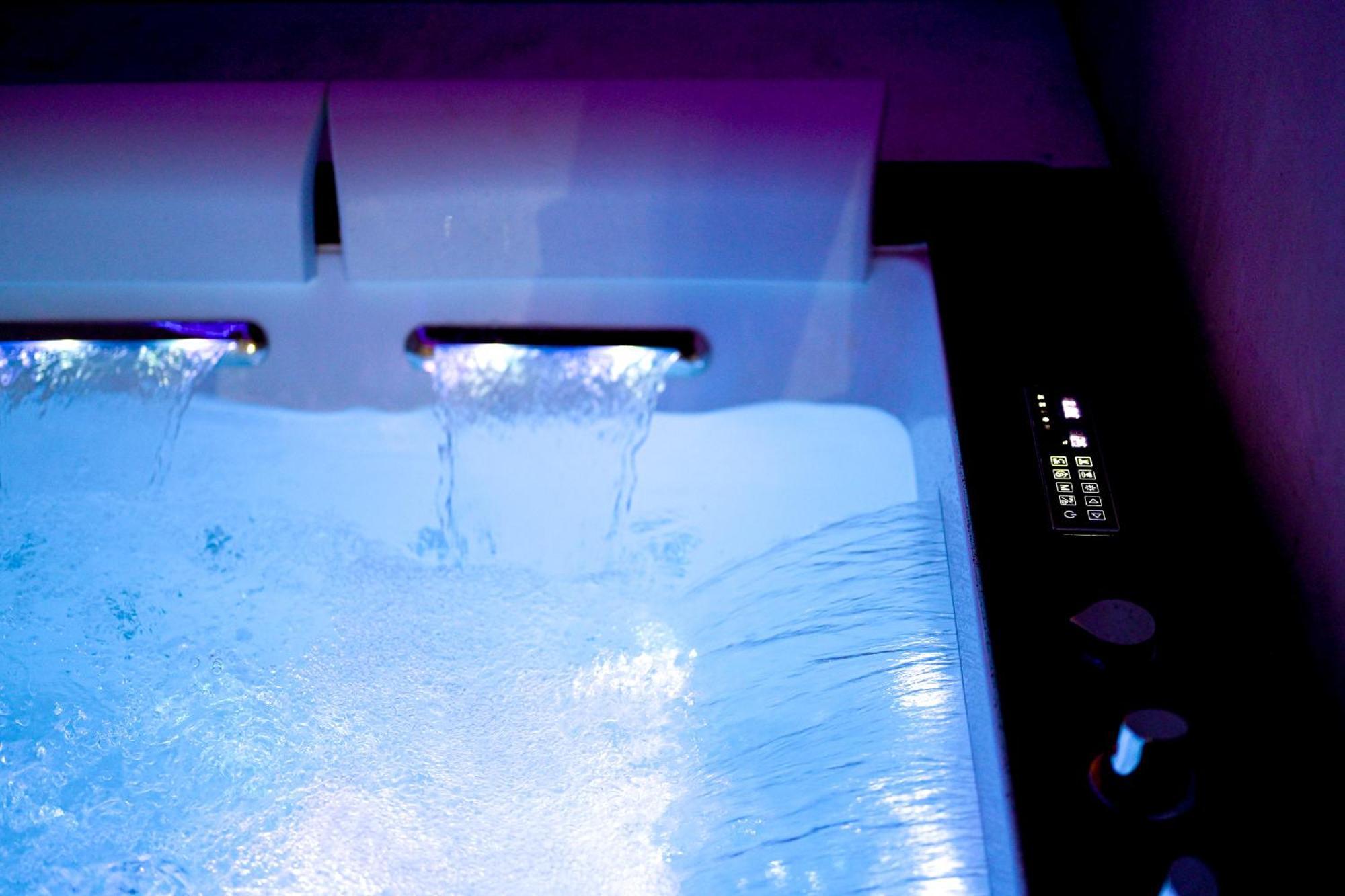 La Grotta, Luxury Suite & Spa Ното Екстериор снимка